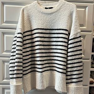 Chic Striped Crew Neck Sweater -  Black & Cream